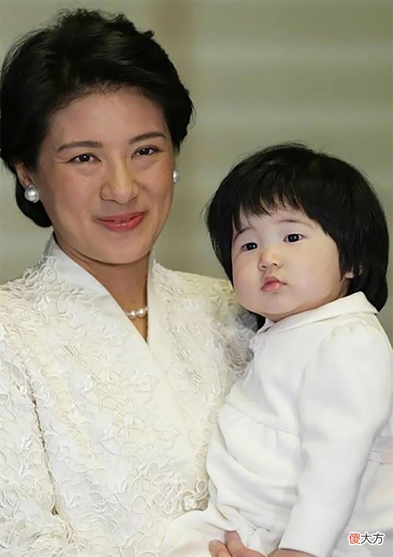 【历史故事】日本良子皇后的基因真强大，遗传小眼睛给重孙女，连雅子都没办法