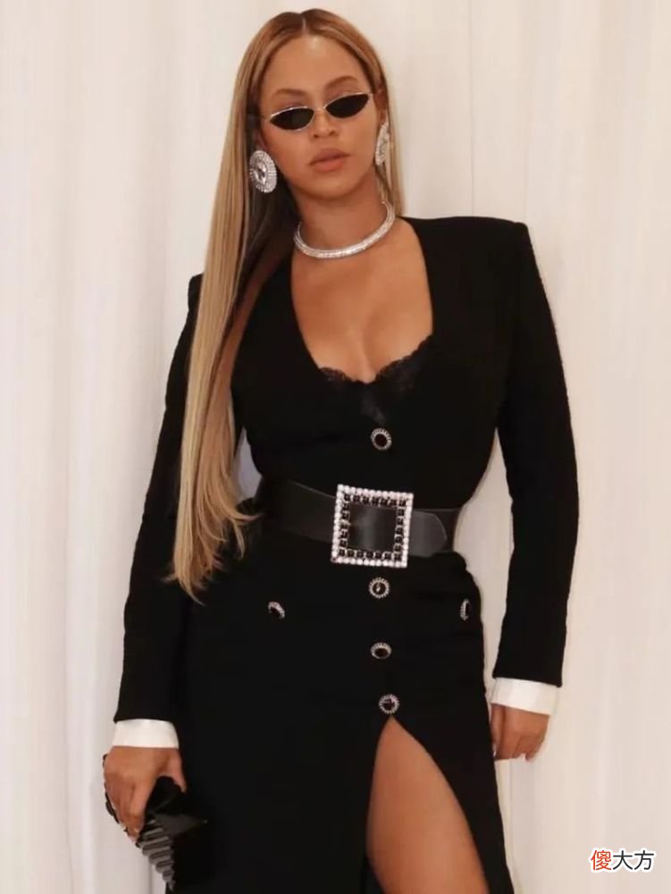 【就爱时尚】时隔6年华丽回归 Beyoncé依旧是时尚顶流
