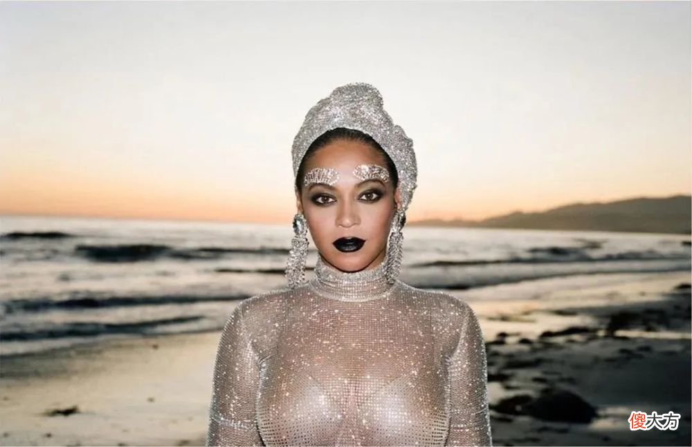 【就爱时尚】时隔6年华丽回归 Beyoncé依旧是时尚顶流