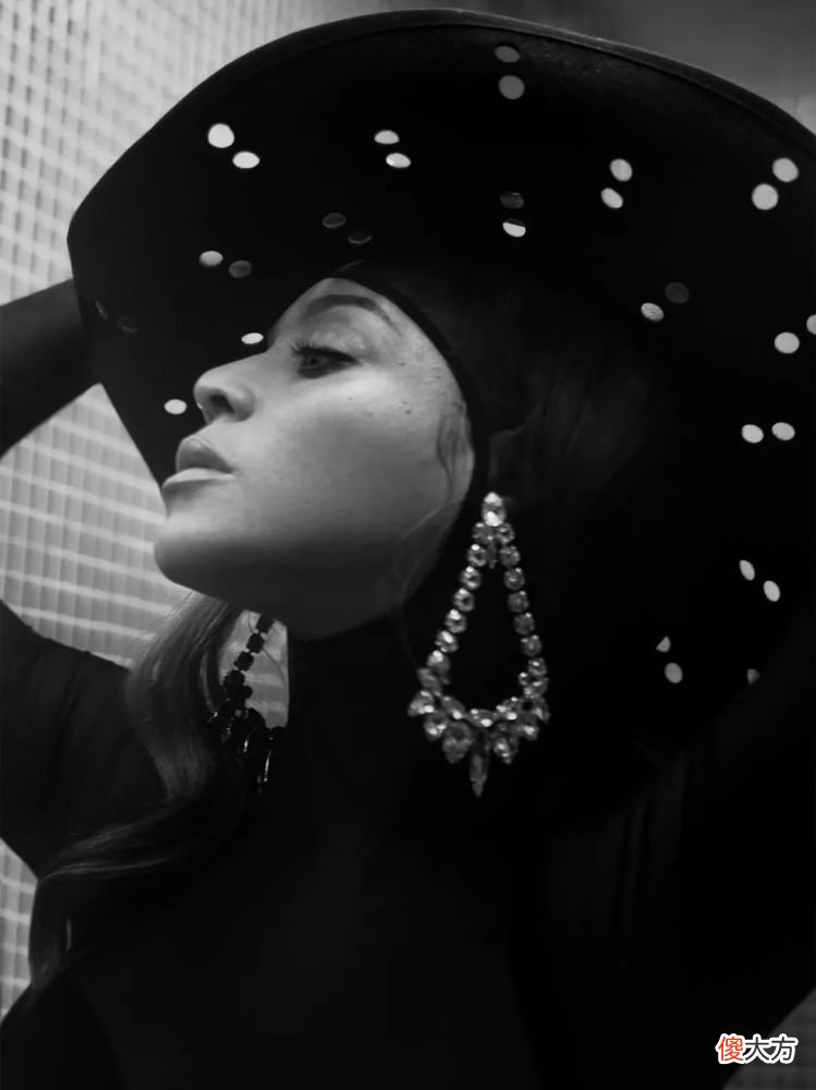 【就爱时尚】时隔6年华丽回归 Beyoncé依旧是时尚顶流