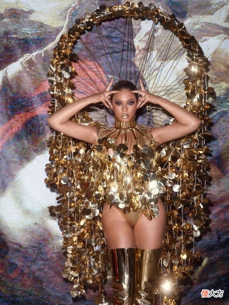 【就爱时尚】时隔6年华丽回归 Beyoncé依旧是时尚顶流