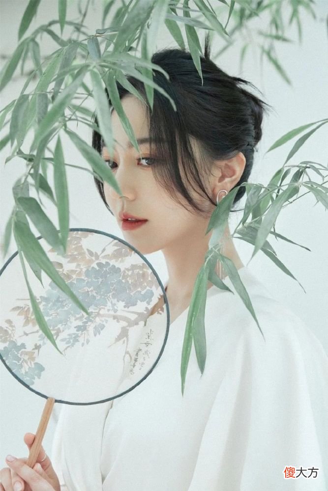 【就爱时尚】真·点睛的单品一个就够了，它太适合东方人了