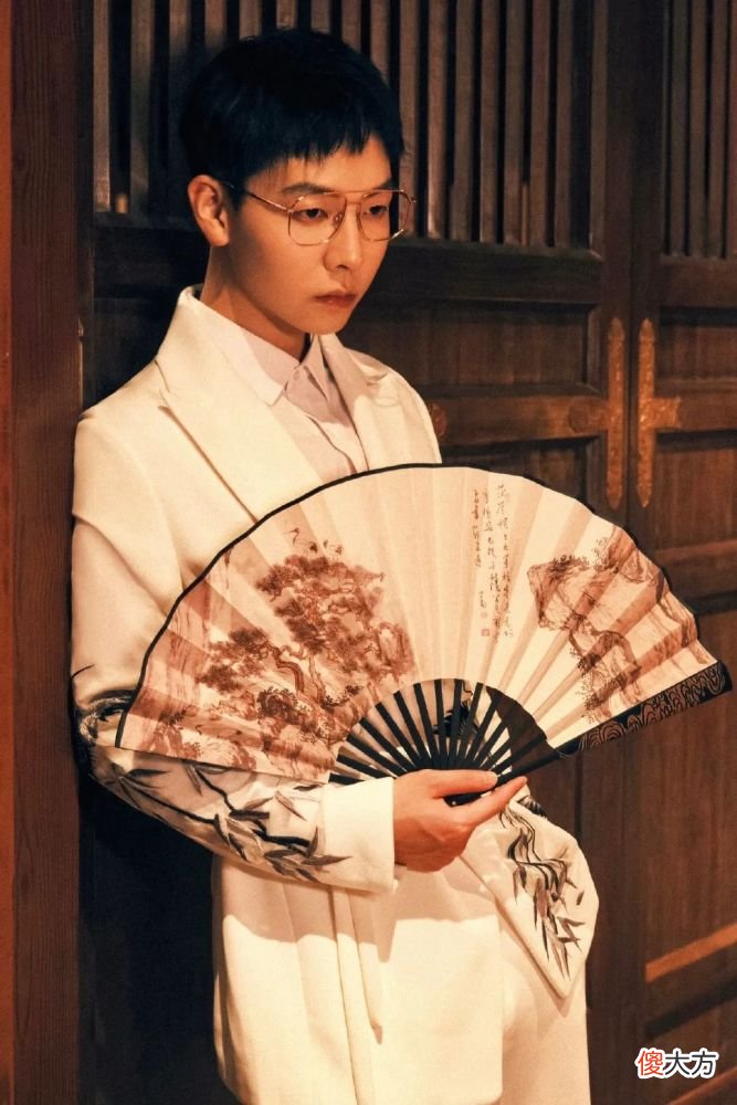 【就爱时尚】真·点睛的单品一个就够了，它太适合东方人了
