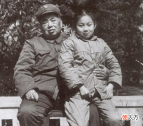 【历史故事】有其父必有其子，许世友三子各服役于海陆空三军，小儿子出息最大