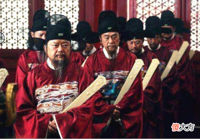 【历史故事】大臣请假6天，朱元璋爽快批准，第7天回朝报道，朱元璋：斩