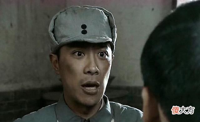 【爱历史】《亮剑》中，李云龙查岗发现朱子明的床铺凉了，为何就紧急集合？