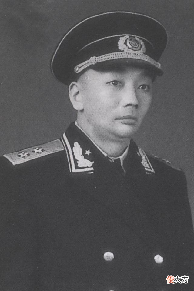 【历史故事】淮海战役庆功宴上,一副司令当众掀桌而去,邓公笑道:随他去吧