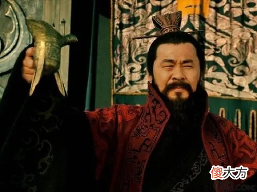 【爱历史】仁者见仁智者见智：在刘备、关羽、曹操三者之间，我却独钦佩他