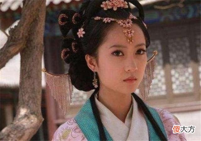 【历史故事】皇帝死后，妃子被赶走，回乡路上嫁给乞丐，20年后乞丐又成皇帝