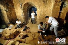 【历史故事】09年河南安阳：农民在田里浇地时发现神秘大洞，被确定是曹操大墓？