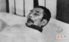 【爱历史】鲁迅哲学的核心概念是什么呢？是反抗，是反抗绝望的哲学