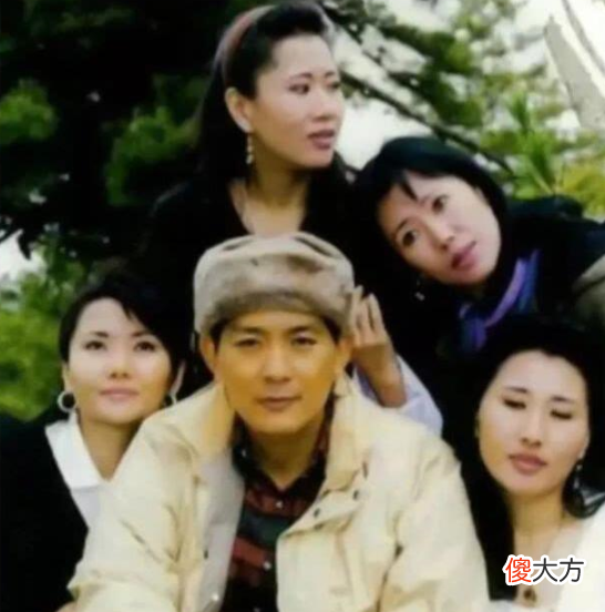 【爱历史】被偏爱的不丹三公主：一年举办2次婚礼，头戴唯一的钻石王冠