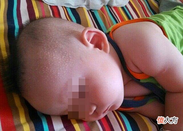 孩子睡觉时,若有这3个表现,多半是疾病发出的信号,妈妈要留心