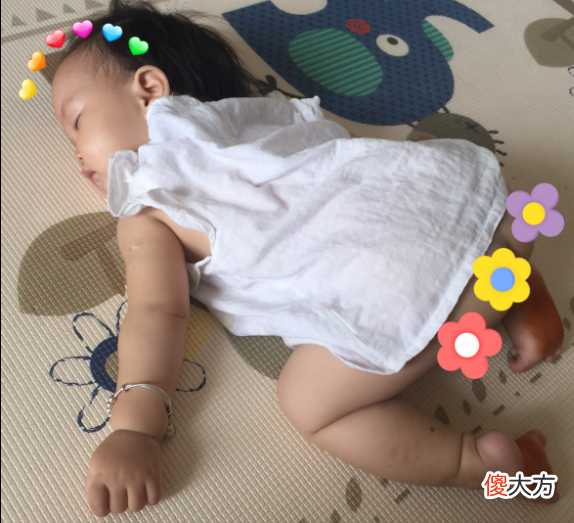 宝宝睡姿销魂，萌倒众生，儿科医生直言不妥，这5种情况必须纠正