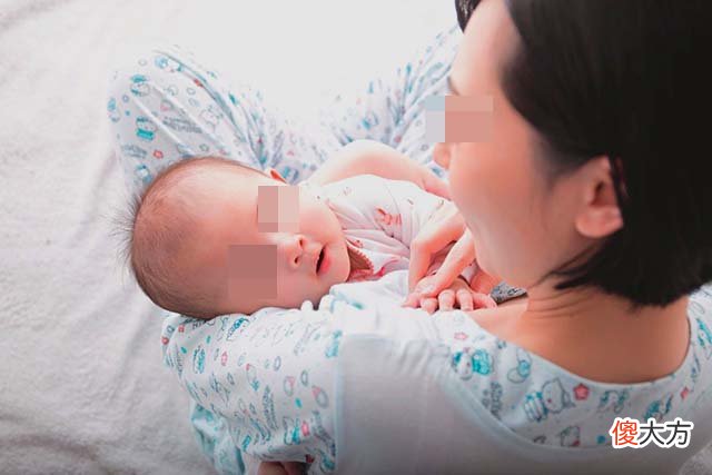 孩子一哭就抱,会养成不好的习惯?“恒河猴”实验:这并非真相