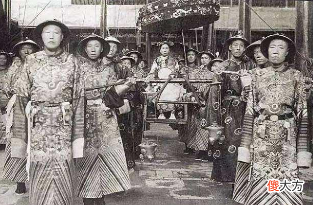【历史故事】慈禧太后，为何能稳固掌控大清47年？有这两张王牌在手，谁能夺权