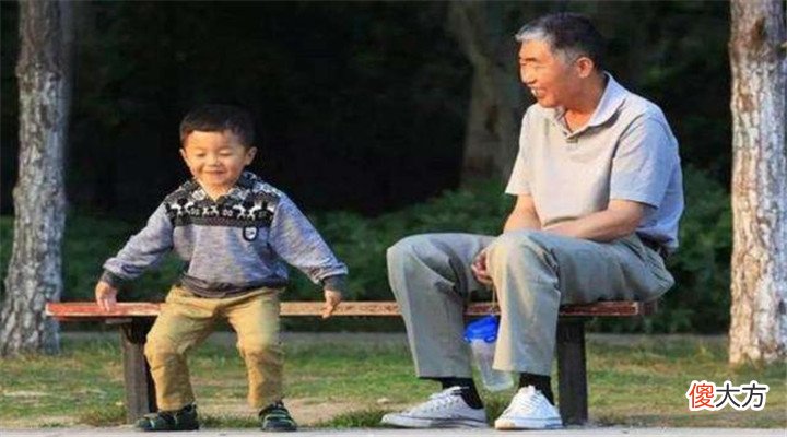 老人带娃可能“帮倒忙”？超过孩子这个年龄，老人尽早退出比较好