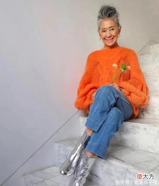 【时尚一点】女人到了60岁，该穿“亮色”还是“素色”？弄清楚这两点才得体