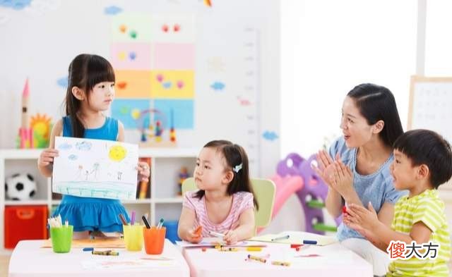 情商高的孩子人缘好、受欢迎，抓住3岁敏感期，三方面提升社交力