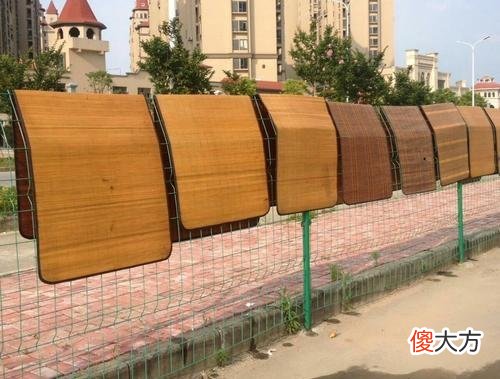 夏季炎热，给宝宝睡凉席时，这4件事别忽略，不然皮肤很容易过敏