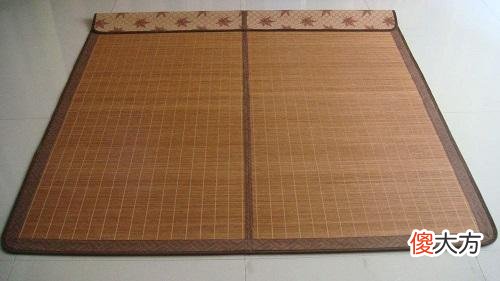 夏季炎热，给宝宝睡凉席时，这4件事别忽略，不然皮肤很容易过敏