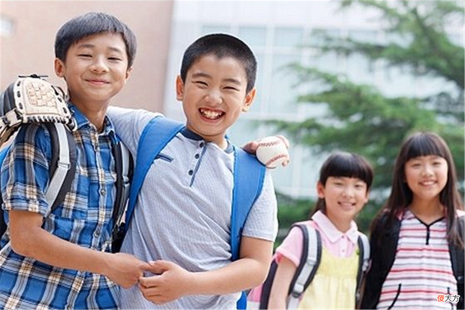 男孩有这3方面特质，多半是发育晚一些，父母不用担心孩子长不高