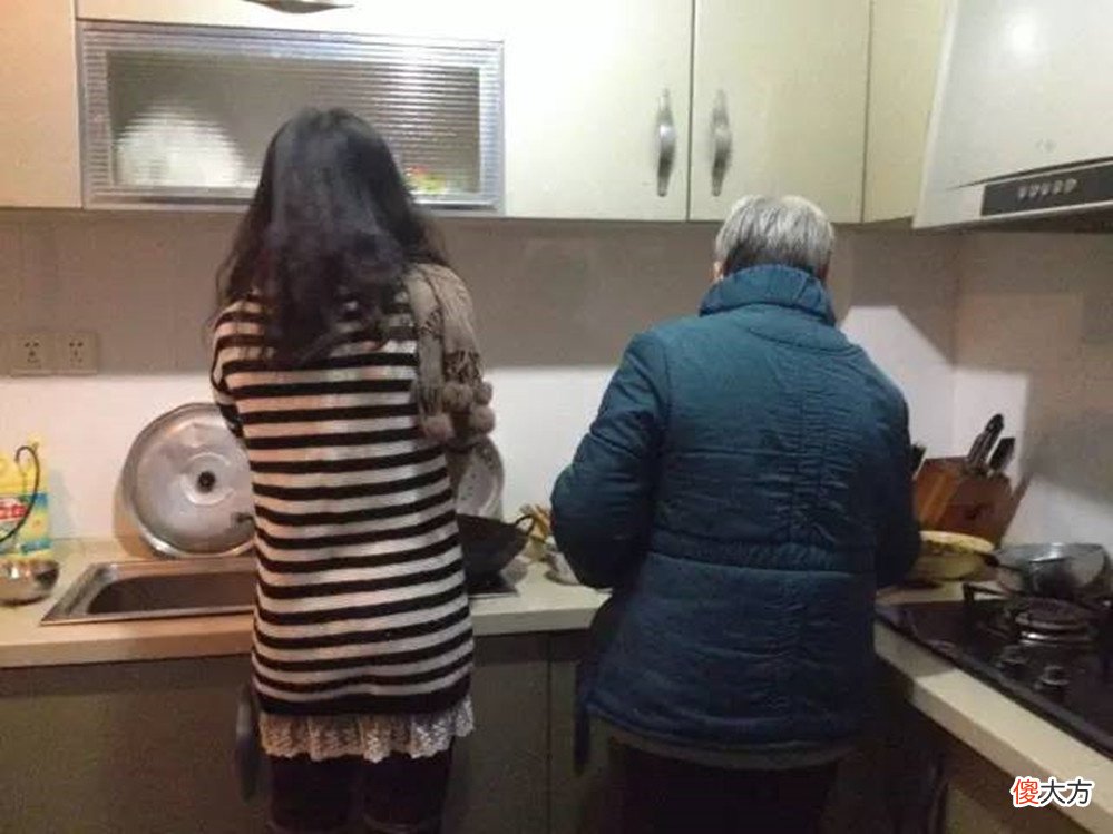 准妈妈晒孕妇餐卖惨，不会做饭只有米粥鸡蛋，如果是你应该怎么办