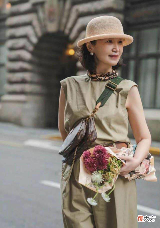 【时尚一点】连衣裙穿搭除了用腰带来修饰的小技巧外