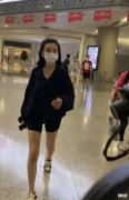 【时尚一点】宋祖儿被母亲操控的人生有多可怕？网友：不像她的脸型！