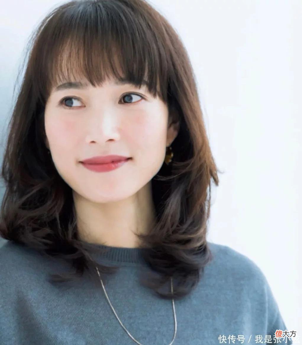 【时尚一点】女人上了年纪别乱烫头发，要懂得这“3要3不要”，烫错太容易显老
