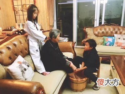 小时候有四个特征的孩子，长大后一般都很孝顺，若占一半父母偷着乐吧，看看你家娃中了几条