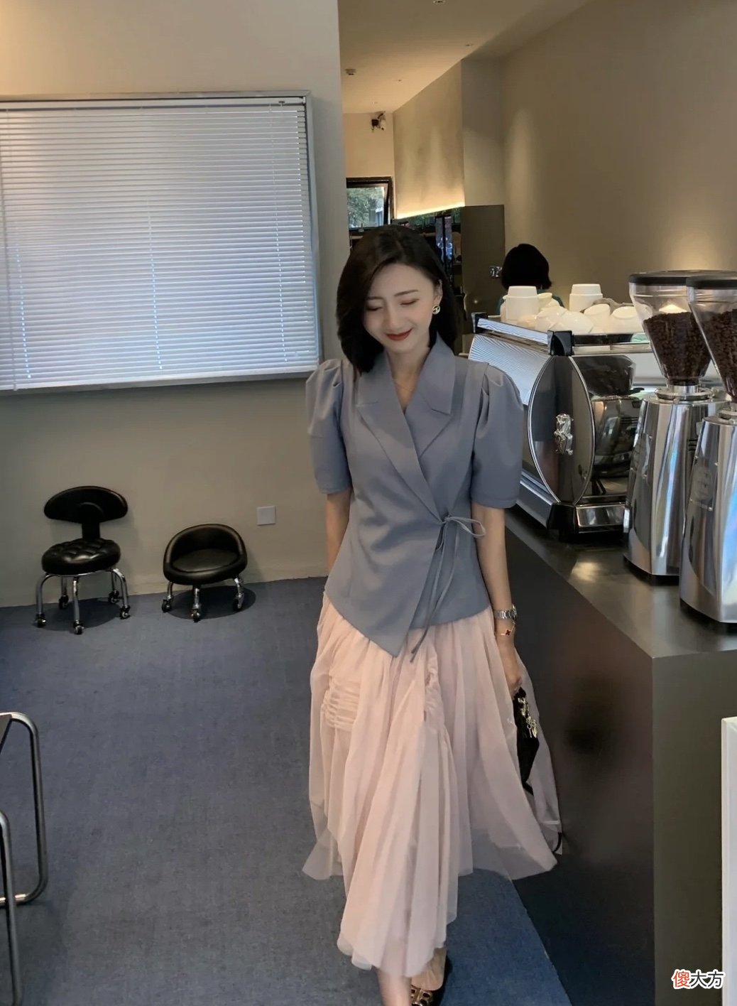 【就爱时尚】黑黄皮女生别胡乱穿衣，5个显白穿搭配色小技巧，快码住！
