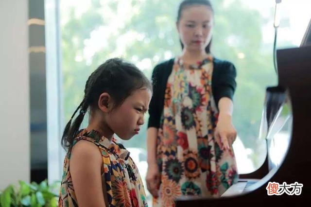 孩子从“妈妈”到改叫“妈”，一字之差，却蕴含孩子3个内心变化