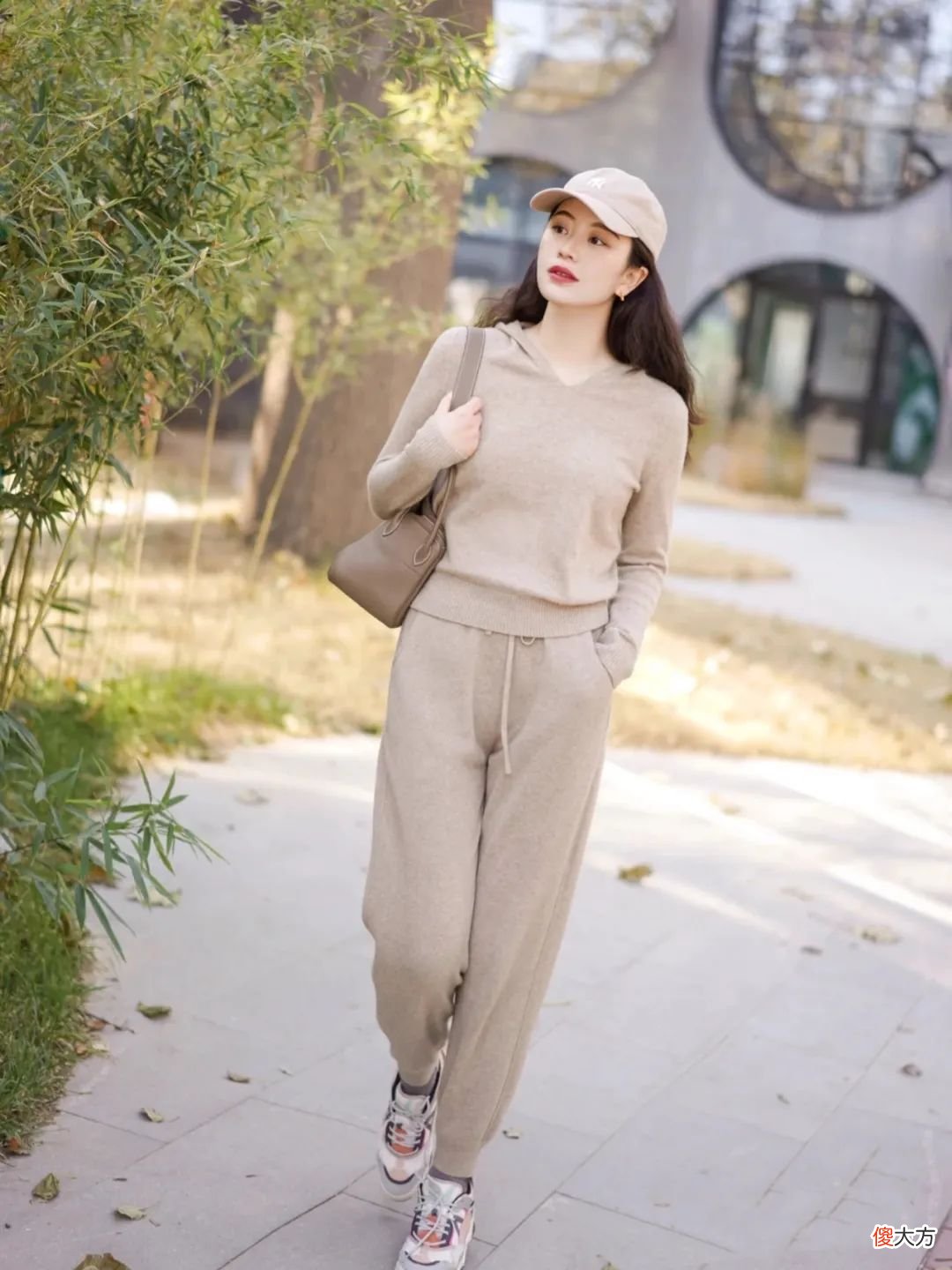 【就爱时尚】初秋穿卡其色，高级又优雅！