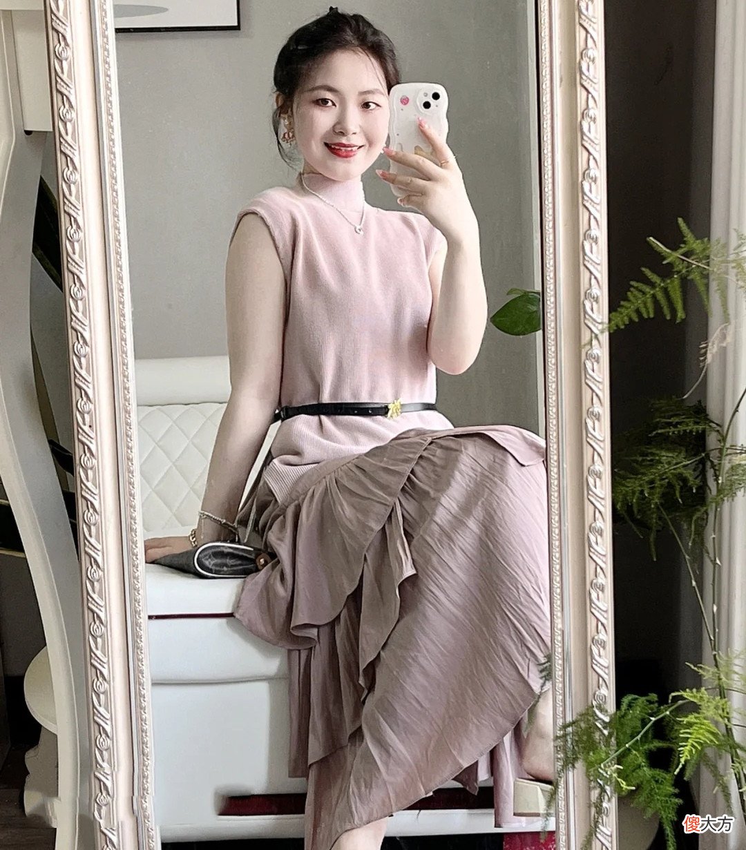 【时尚一点】这是我见过最美的“县城女教师”,面相富态、身材丰腴、偏爱穿裙