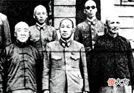 【历史故事】乾隆的九龙宝剑是从哪里来的？这把宝剑被盗出后，真有那么邪乎？