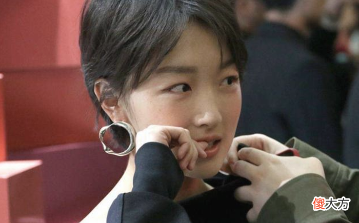 从小“咬指甲”的孩子，长大后会怎样？专家坦言：逃不开2种结局