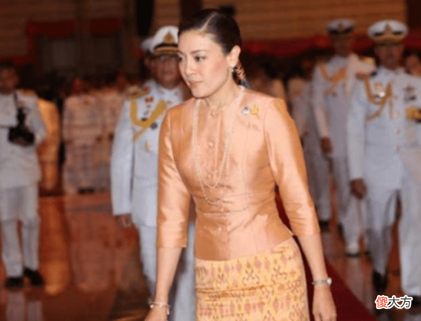 【历史故事】泰王原配颂妃失去价值，育坤家族支持帕公主继位，苏提达实现双赢
