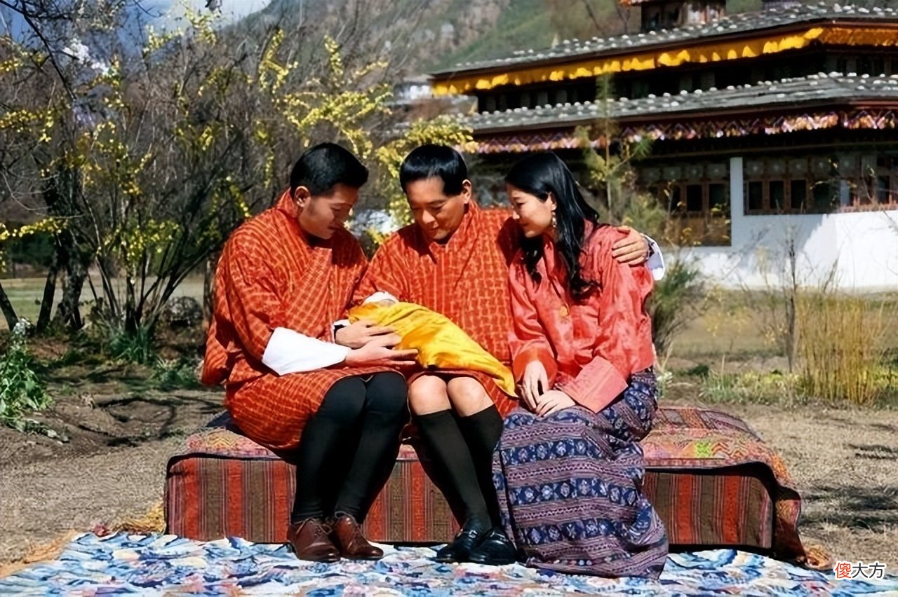 【爱历史】92岁不丹太王太后：曾被小妾欺负被打进冷宫，现抱重孙子笑到最后