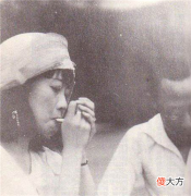【历史故事】皇后婉容晚年真实生活：吃剩饭菜，靠鸦片度日，毒瘾发作满地打滚