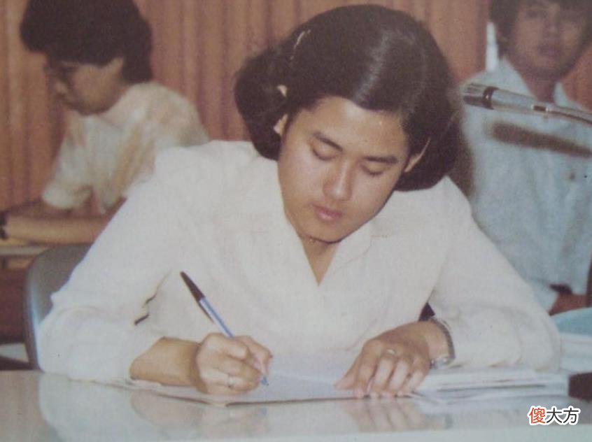 【爱历史】诗琳通公主摄政结束，69岁泰王发文表彰，权力已实现和平交接