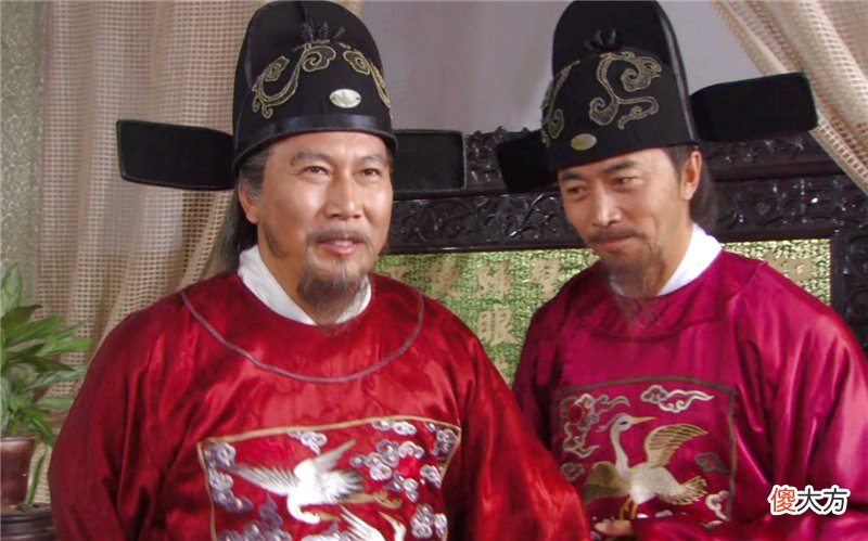 【历史故事】李?善长?被处死前拿出免死金牌，朱元璋笑道：你看看金牌后面写的啥