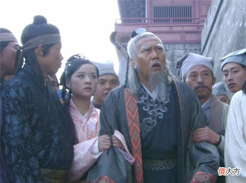 【历史故事】李?善长?被处死前拿出免死金牌，朱元璋笑道：你看看金牌后面写的啥