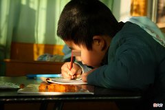 为啥孩子越长大，越不如以前优秀？“江郎才尽”的始作俑者是父母