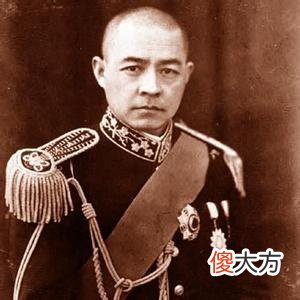 【历史故事】十万军民送行，妻子绝食而亡相随，蒋介石扶灵，只因他战死沙场