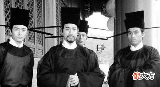 【爱历史】王安石退休后,知府派人抓他小舅子,皇帝得知后,后果很严重