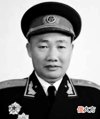 【爱历史】1986年，74岁少将钟国楚专程去拜访一和尚，此人究竟有何来头？
