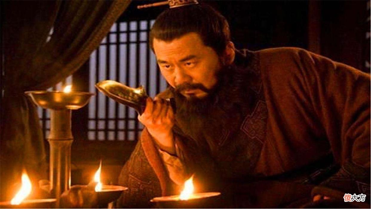 【爱历史】官渡之战前,各势力复杂交错,曹操与袁绍谁占有优势?