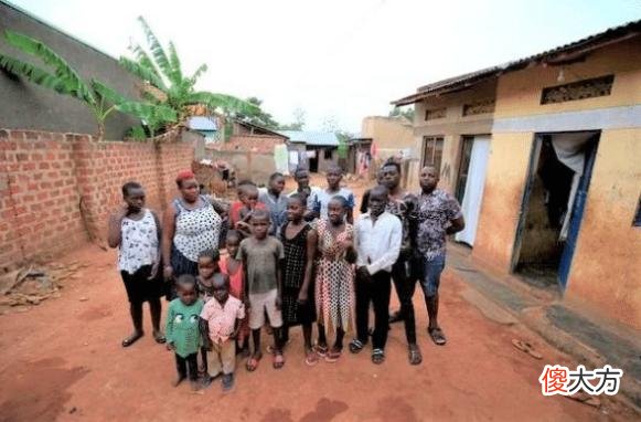 当年患怪病的非洲女子36岁生下44个娃，现在怎么样了