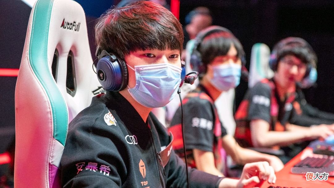 【游戏迷】英文流解说谈LPL：几乎可以肯定JKL就是最好的ADC